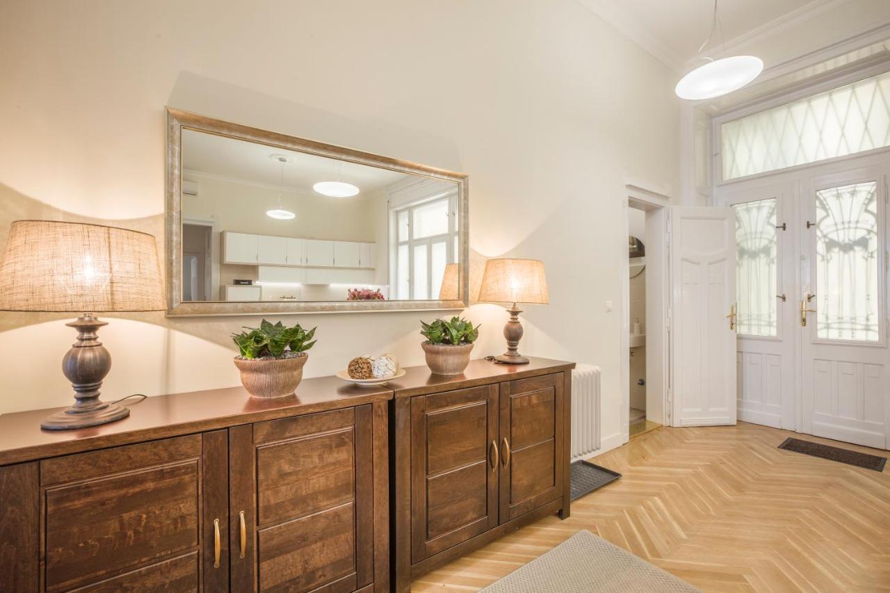 Modernized Unique Huge Central Apartment On 135Sqm Boedapest Buitenkant foto