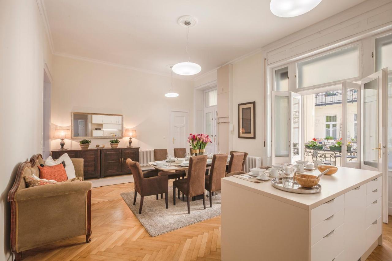 Modernized Unique Huge Central Apartment On 135Sqm Boedapest Buitenkant foto